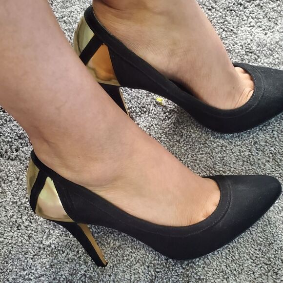 Black heels - Picture 9 of 12